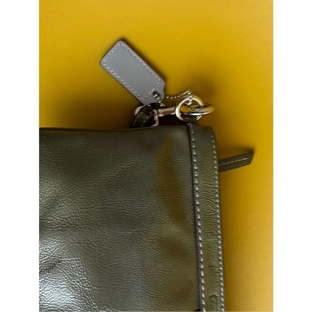 Coach minimal olive